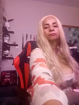 LaReineCleo online show from 06-10-26, 10:25