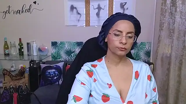 LaReineCleo online show from 06-19-26, 10:52
