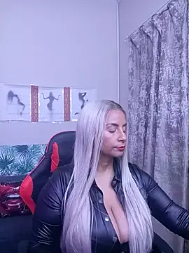 LaReineCleo online show from 06-29-26, 10:37