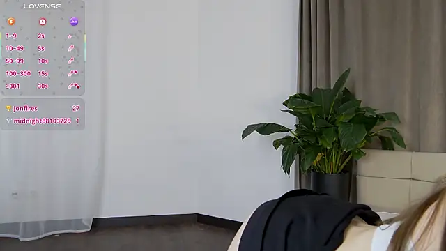 Snapshot of NicoletteBean chatting on 02-19-26, 06:53 NicoletteBean online show from 02-19-26, 06:53