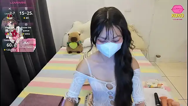 Teahyee online show from 05-04-26, 01:40