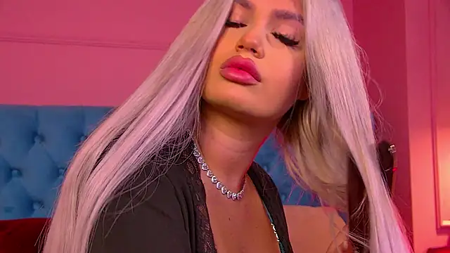 LorrySkye online show from 01-16-26, 04:38