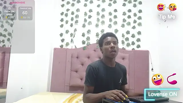 Snapshot of NoahJhonson69 chatting on 02-25-26, 11:53 NoahJhonson69 online show from 02-25-26, 11:53