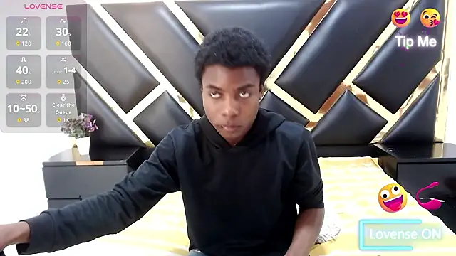 Snapshot of NoahJhonson69 chatting on 03-10-26, 04:23 NoahJhonson69 online show from 03-10-26, 04:23