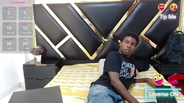 Snapshot of NoahJhonson69 chatting on 03-11-26, 11:38 NoahJhonson69 online show from 03-11-26, 11:38