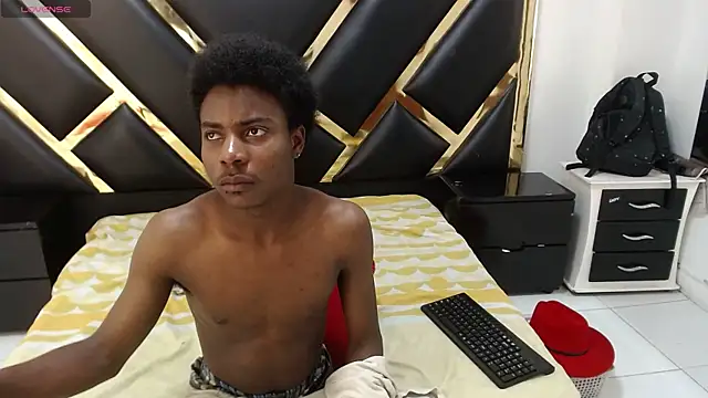 NoahJhonson69 online show from 06-26-26, 11:47