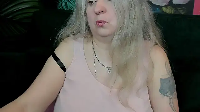 Snapshot of mariabelladonna chatting on 05-15-26, 11:45 mariabelladonna online show from 05-15-26, 11:45