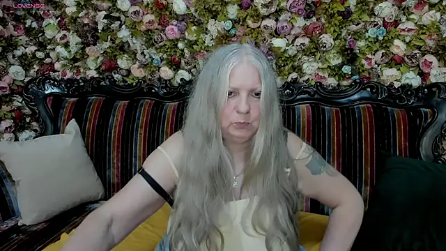 Snapshot of mariabelladonna chatting on 06-19-26, 06:34 mariabelladonna online show from 06-19-26, 06:34