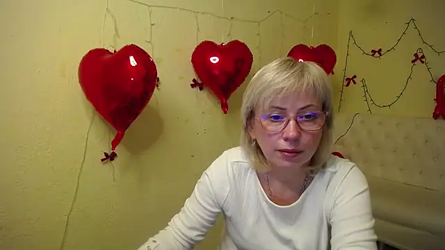 LaurenWishy online show from 02-14-26, 05:43