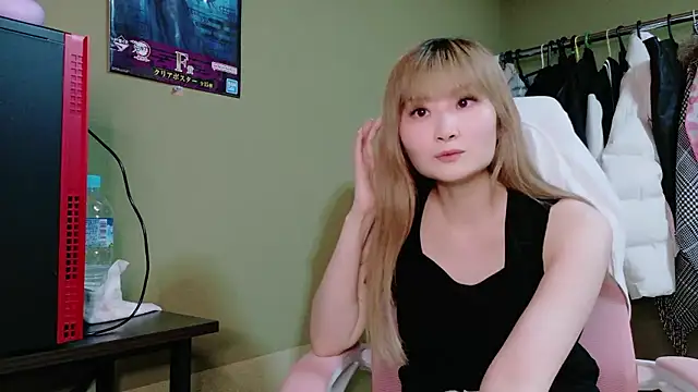 Snapshot of miyu0003 chatting on 07-18-26, 12:09 miyu0003 online show from 07-18-26, 12:09