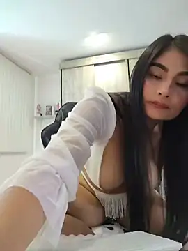 Laia torres1 online show from 06-27-26, 12:59