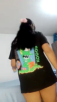 Snapshot of Valentinhaa chatting on 02-13-26, 12:12 Valentinhaa online show from 02-13-26, 12:12