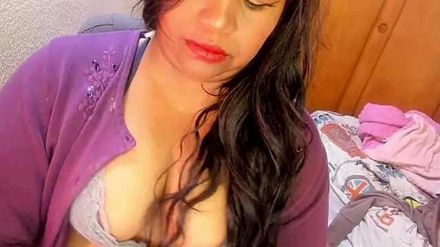 ebonycamelia online show from 05-06-26, 06:35