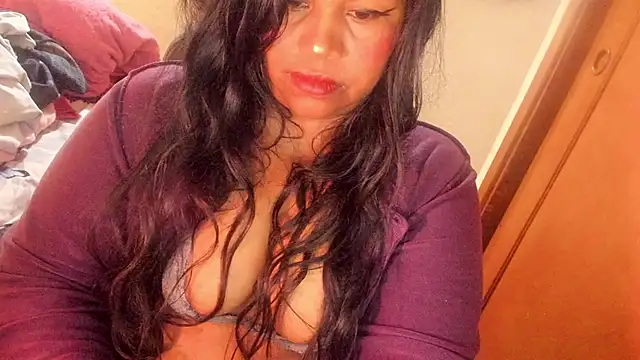 ebonycamelia online show from 06-19-26, 07:28