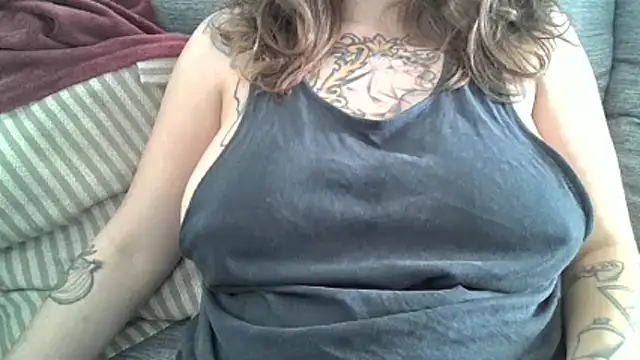 Snapshot of xxxluana chatting on 04-03-26, 04:49 xxxluana online show from 04-03-26, 04:49