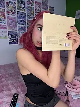 Snapshot of Valen-Foxx1 chatting on 03-18-26, 05:43 Valen-Foxx1 online show from 03-18-26, 05:43