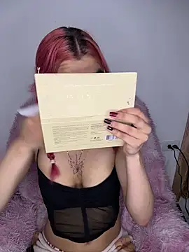 Snapshot of Valen-Foxx1 chatting on 03-25-26, 05:57 Valen-Foxx1 online show from 03-25-26, 05:57