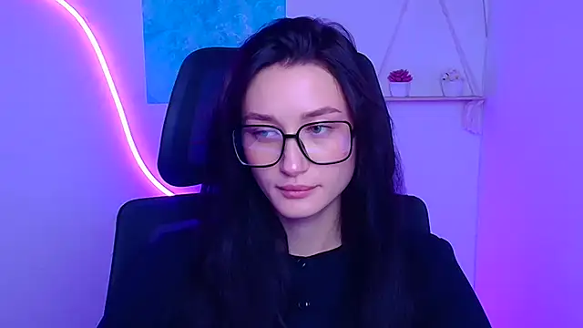 Stella XO online show from 11-26-25, 06:25