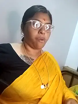 Riya-mallus online show from 12-18-25, 04:02