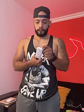 Snapshot of Mike_savage3 chatting on 02-12-26, 12:11 Mike savage3 online show from 02-12-26, 12:11