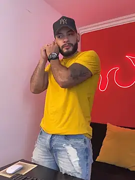 Snapshot of Mike_savage3 chatting on 03-08-26, 12:20 Mike savage3 online show from 03-08-26, 12:20