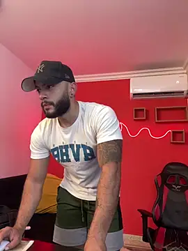 Snapshot of Mike_savage3 chatting on 03-10-26, 12:21 Mike savage3 online show from 03-10-26, 12:21