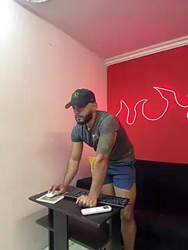 Snapshot of Mike_savage3 chatting on 03-13-26, 12:12 Mike savage3 online show from 03-13-26, 12:12