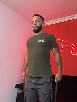 Snapshot of Mike_savage3 chatting on 03-18-26, 07:06 Mike savage3 online show from 03-18-26, 07:06