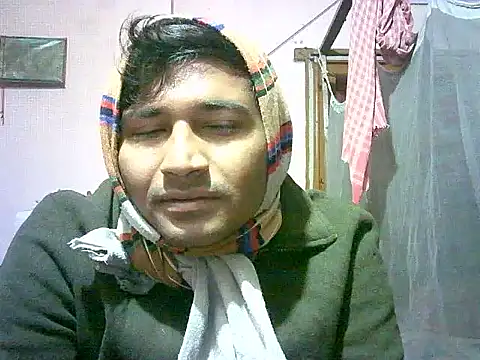 Snapshot of handsome12345_ chatting on 01-06-26, 02:04 handsome12345 online show from 01-06-26, 02:04