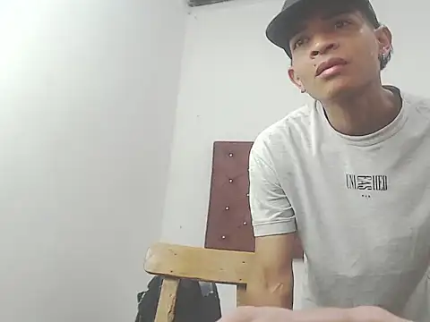 crissex3 online show from 02-20-26, 11:43