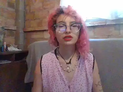 Snapshot of Madolina chatting on 11-19-25, 03:23 Madolina online show from 11-19-25, 03:23