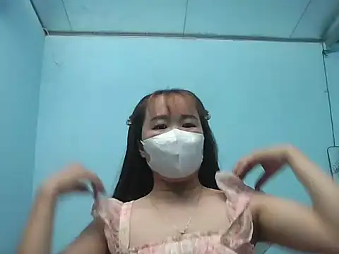 Snapshot of LinhChi09 chatting on 06-16-26, 01:47 LinhChi09 online show from 06-16-26, 01:47