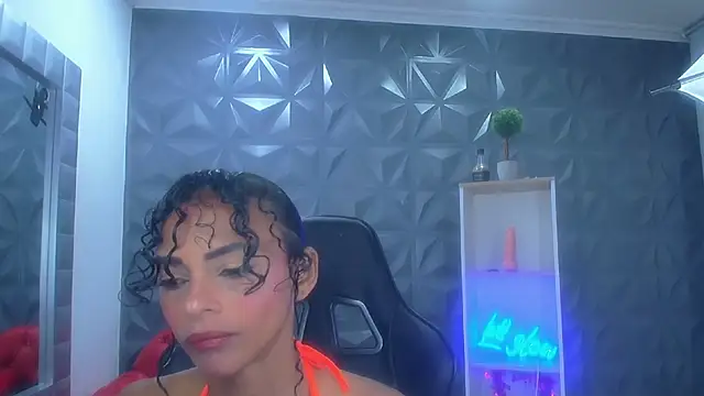 becky lynch 102 online show from 02-16-26, 05:09