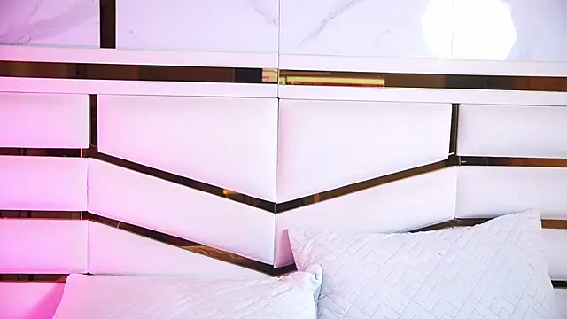 Snapshot of luciana_agudelo chatting on 02-16-26, 07:10 luciana agudelo online show from 02-16-26, 07:10