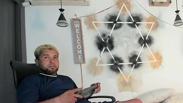 StephaniaAndRandy online show from 01-16-26, 02:10