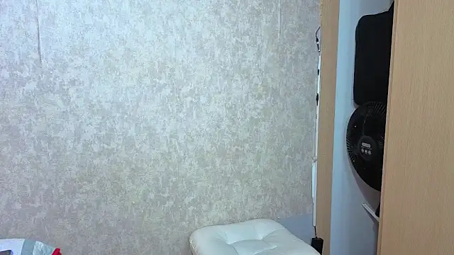 alicee foox online show from 06-19-26, 07:39
