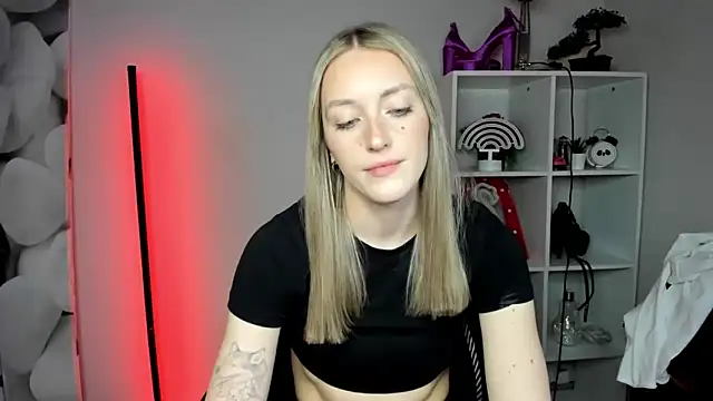 EvelynBlond online show from 02-18-26, 06:37