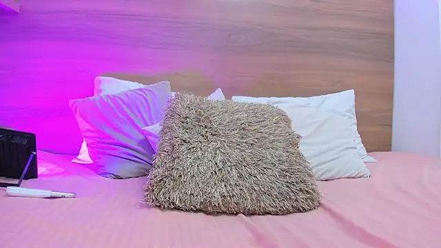 emilyrousee01 online show from 12-13-25, 07:53