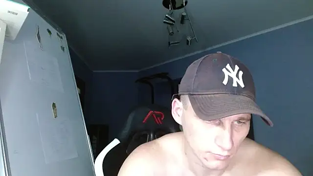 Poliglotjoe1 online show from 11-24-25, 01:33