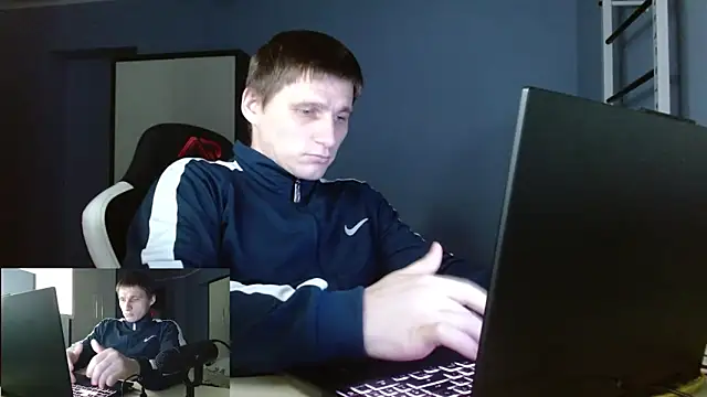 Snapshot of Poliglotjoe1 chatting on 02-13-26, 09:33 Poliglotjoe1 online show from 02-13-26, 09:33