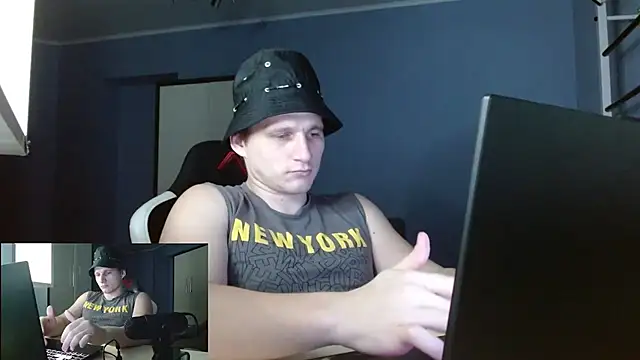 Snapshot of Poliglotjoe1 chatting on 02-16-26, 03:46 Poliglotjoe1 online show from 02-16-26, 03:46