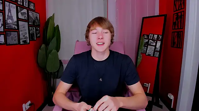 DonaldWoon online show from 12-04-25, 03:54