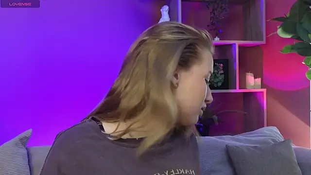 ImiMonroe online show from 05-15-26, 04:52