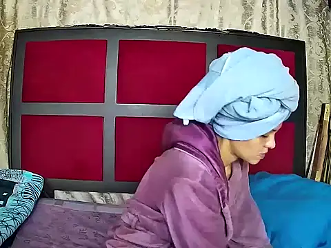 Snapshot of Cadence28 chatting on 04-11-26, 07:07 Cadence28 online show from 04-11-26, 07:07