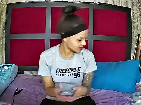 Snapshot of Cadence28 chatting on 04-12-26, 06:13 Cadence28 online show from 04-12-26, 06:13