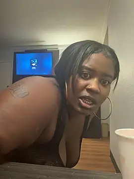 hennyxhenny online show from 12-16-25, 12:43