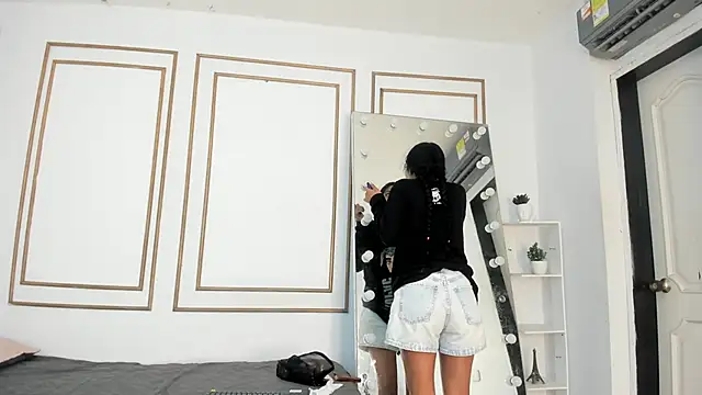 daviana hill online show from 02-01-26, 12:04