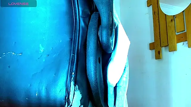 Snapshot of Hot_Latino_x chatting on 02-09-26, 12:42 Hot Latino x online show from 02-09-26, 12:42