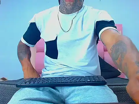 Snapshot of Hot_Latino_x chatting on 02-23-26, 12:46 Hot Latino x online show from 02-23-26, 12:46