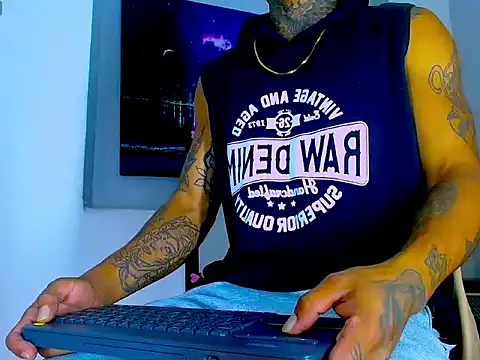 Snapshot of Hot_Latino_x chatting on 02-24-26, 12:47 Hot Latino x online show from 02-24-26, 12:47